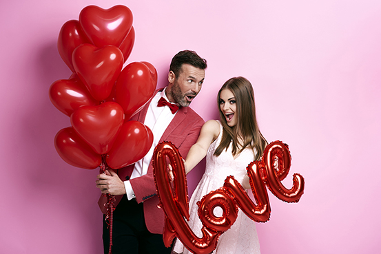 Couple make preparations for Valentine's party